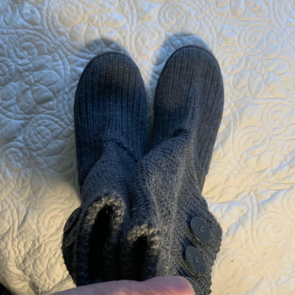 Classic cardy Uggs - Picture 3 of 13